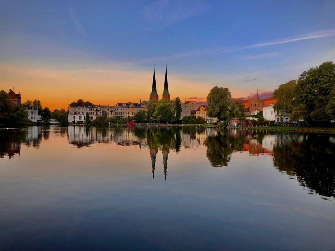 Апартаменти Zwischen Draegerpark Und Dem Stadtpark Любек Екстер'єр фото